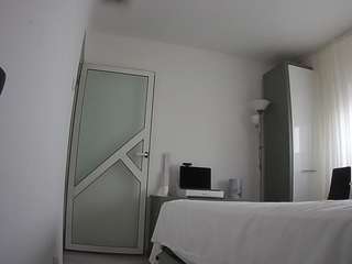 voyeurcam charmhellen kitchen